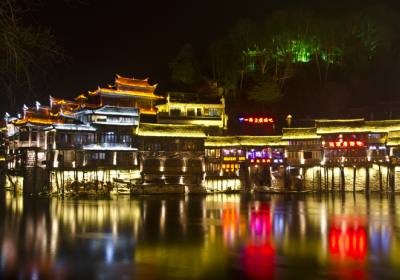 夜游鳳凰古城，感受別樣的古城美